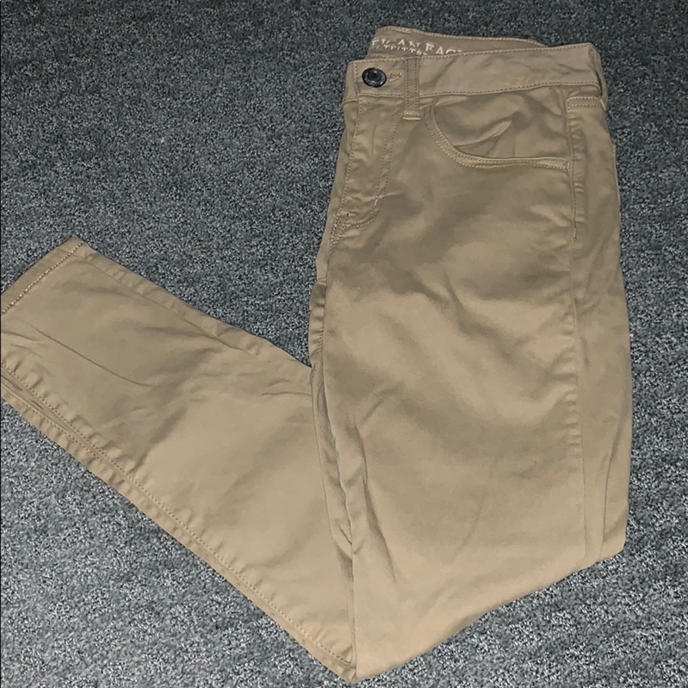American Eagle Jegging Khaki Pants